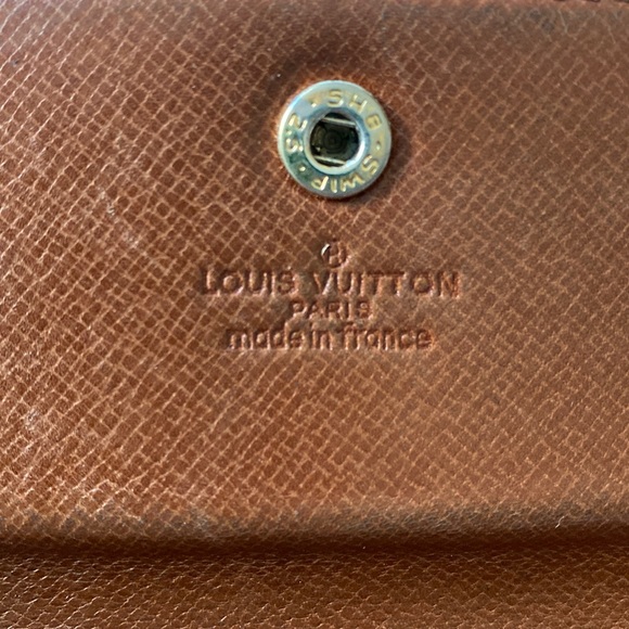 Authentic Louis Vuitton Trifold Wallet with unbranded chain included - Picture 5 of 13